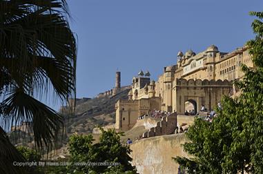 04 Fort_Amber_and Elephants,_Jaipur_DSC4987_b_H600